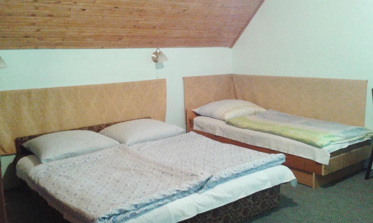 Hutter Vendeghaz Hotel Szantod Ngoại thất bức ảnh